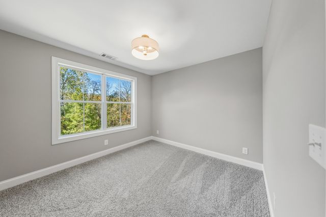 1675 Sulphur College Rd, Hartsville, TN 37074