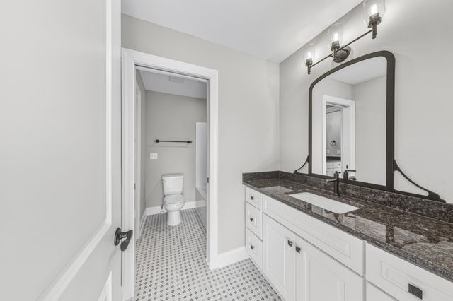 1675 Sulphur College Rd, Hartsville, TN 37074