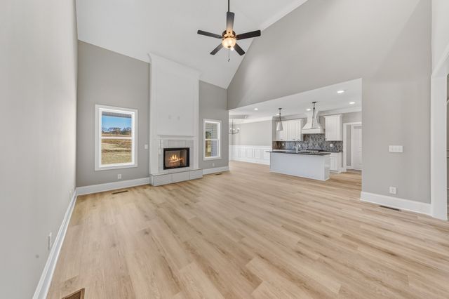 1675 Sulphur College Rd, Hartsville, TN 37074