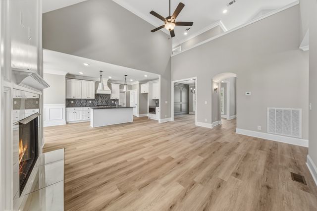 1675 Sulphur College Rd, Hartsville, TN 37074