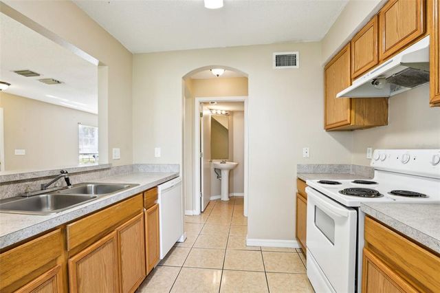 7303 E BANK DRIVE, Tampa, FL 33617