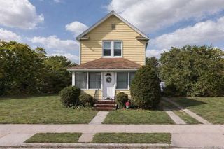 605 N 1st Street, New Hyde Park, NY 11040