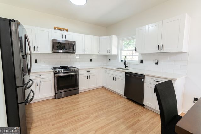 2400 Kirkstone Court, Buford, GA 30519