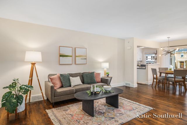 2610 Albert Drive SE, Grand Rapids, MI 49506