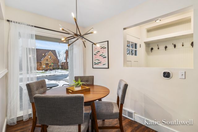 2610 Albert Drive SE, Grand Rapids, MI 49506