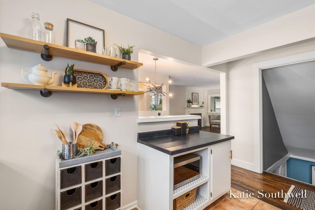 2610 Albert Drive SE, Grand Rapids, MI 49506