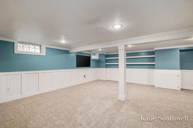 2610 Albert Drive SE, Grand Rapids, MI 49506