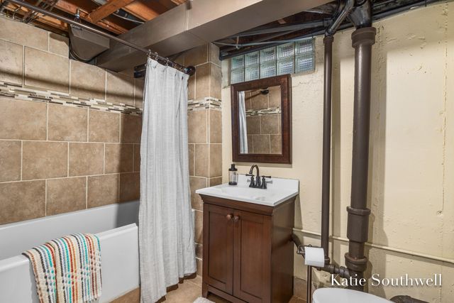 2610 Albert Drive SE, Grand Rapids, MI 49506