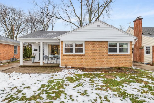 2610 Albert Drive SE, Grand Rapids, MI 49506