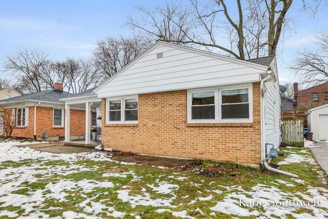 2610 Albert Drive SE, Grand Rapids, MI 49506