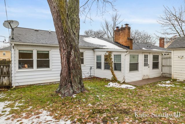 2610 Albert Drive SE, Grand Rapids, MI 49506