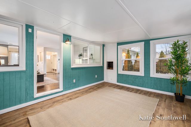 2610 Albert Drive SE, Grand Rapids, MI 49506