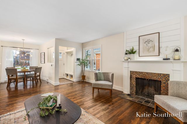 2610 Albert Drive SE, Grand Rapids, MI 49506