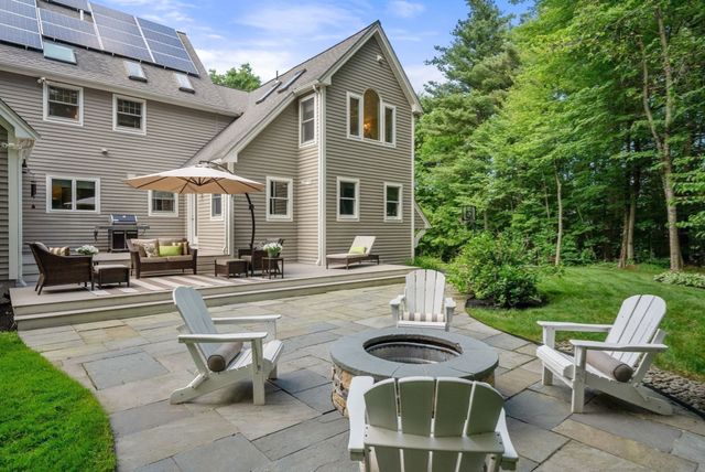 23 Longwood Dr, Hopkinton, MA 01748
