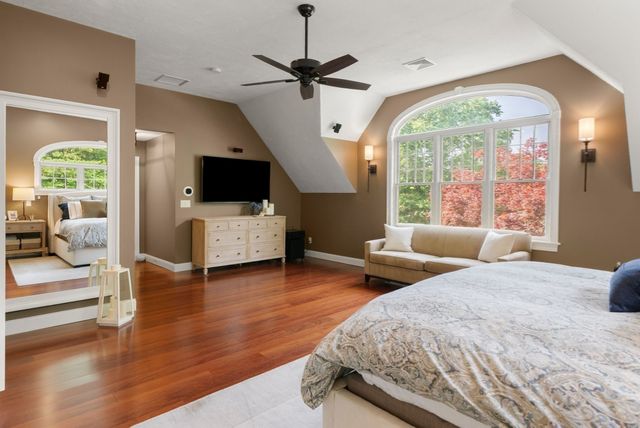 23 Longwood Dr, Hopkinton, MA 01748