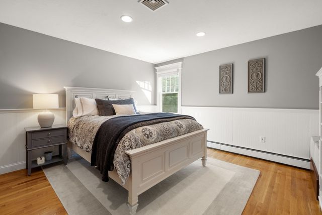 23 Longwood Dr, Hopkinton, MA 01748