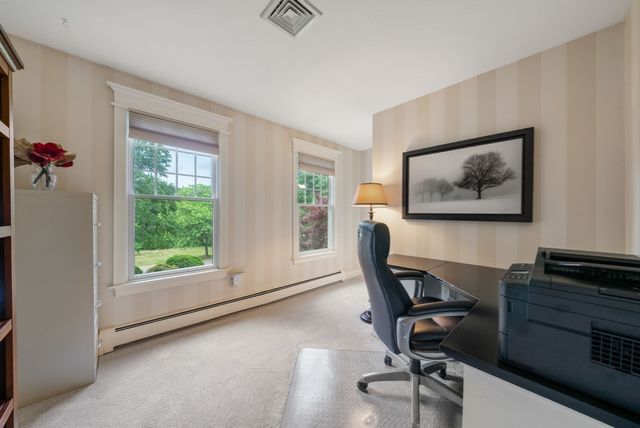 23 Longwood Dr, Hopkinton, MA 01748