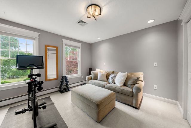 23 Longwood Dr, Hopkinton, MA 01748