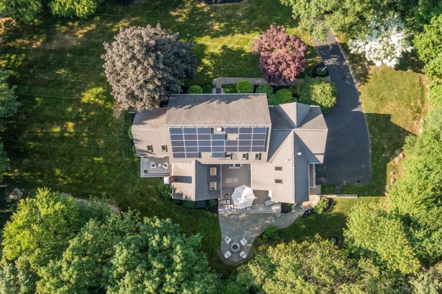 23 Longwood Dr, Hopkinton, MA 01748