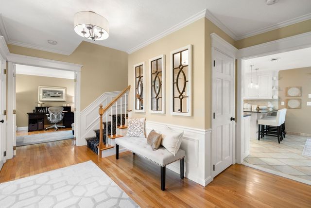23 Longwood Dr, Hopkinton, MA 01748