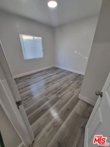 211 E 55th Street, Los Angeles, CA 90011