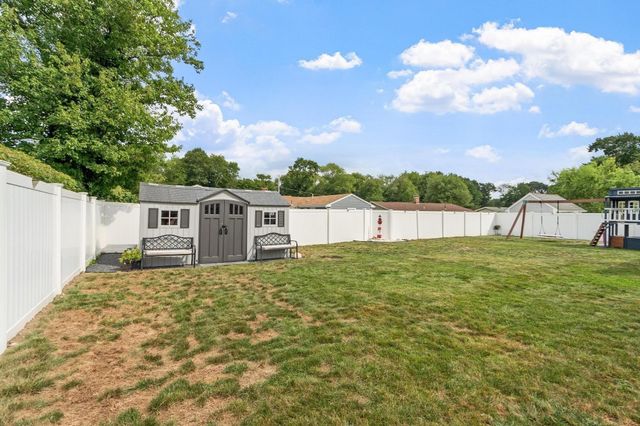 37 Louise Road, Holbrook, MA 02343
