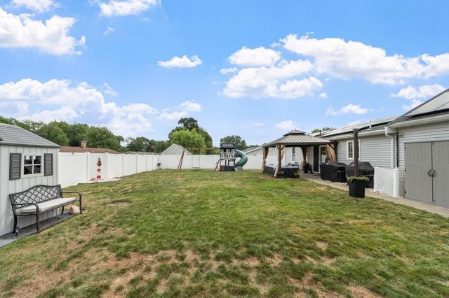 37 Louise Road, Holbrook, MA 02343
