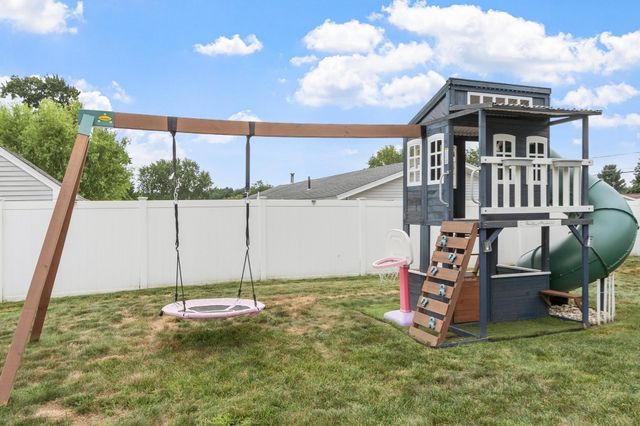 37 Louise Road, Holbrook, MA 02343