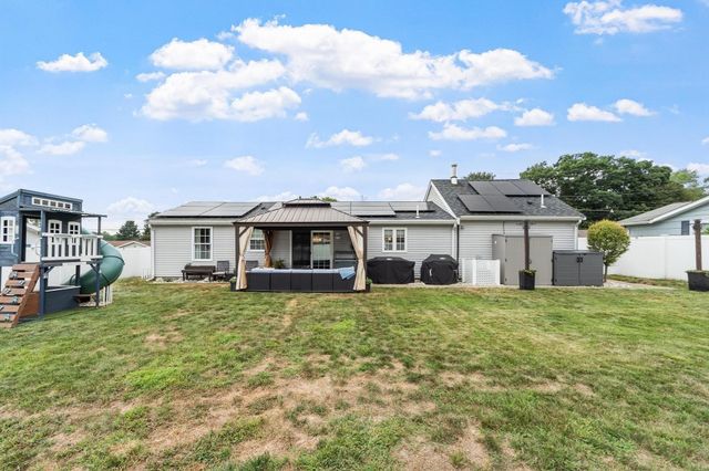 37 Louise Road, Holbrook, MA 02343