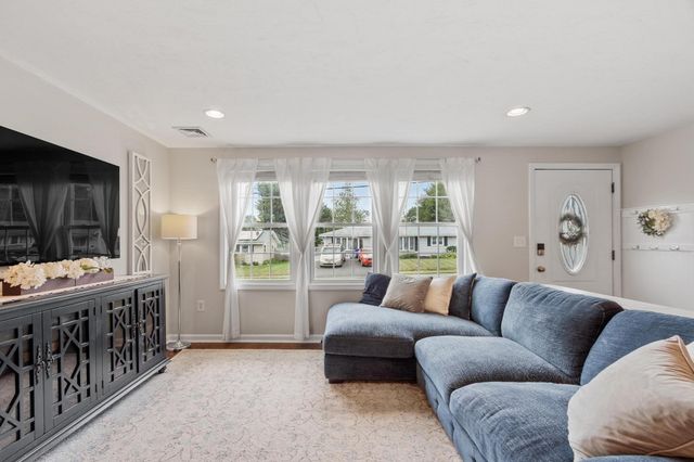 37 Louise Road, Holbrook, MA 02343