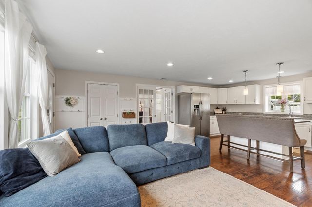 37 Louise Road, Holbrook, MA 02343