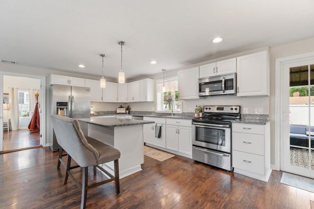 37 Louise Road, Holbrook, MA 02343