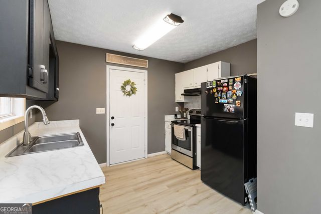 4560 Spring Leaf Drive, Gillsville, GA 30543