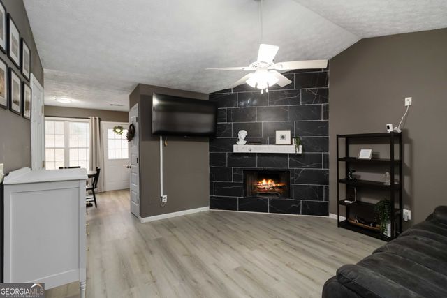 4560 Spring Leaf Drive, Gillsville, GA 30543