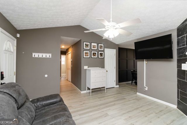 4560 Spring Leaf Drive, Gillsville, GA 30543