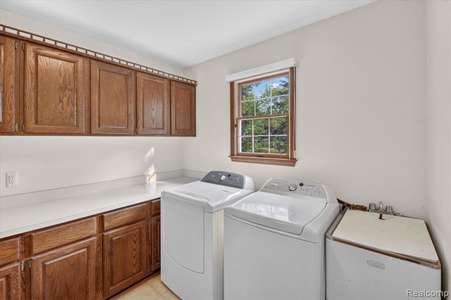 8940 Sarah Lane, Grosse Ile, MI 48138