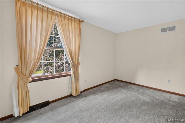 8940 Sarah Lane, Grosse Ile, MI 48138