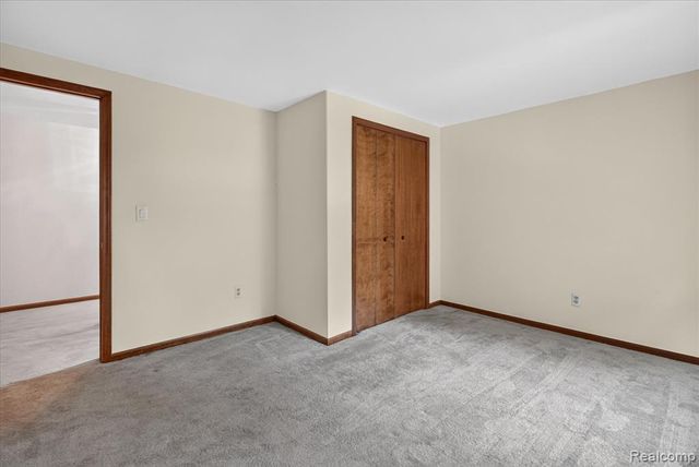 8940 Sarah Lane, Grosse Ile, MI 48138