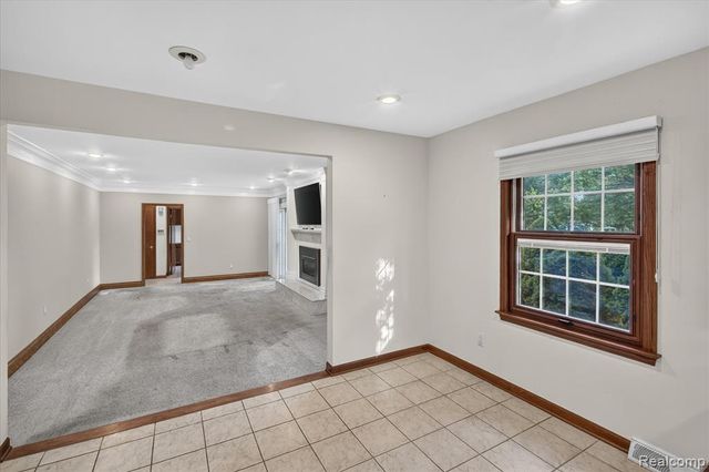 8940 Sarah Lane, Grosse Ile, MI 48138
