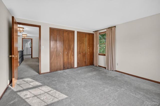 8940 Sarah Lane, Grosse Ile, MI 48138