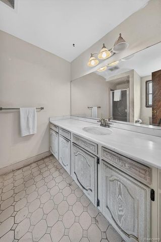 8940 Sarah Lane, Grosse Ile, MI 48138