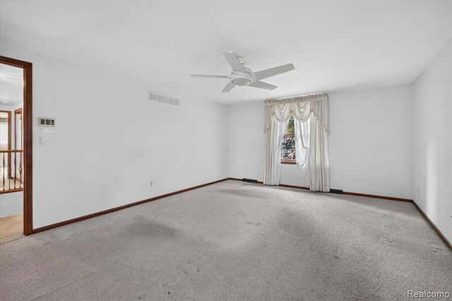 8940 Sarah Lane, Grosse Ile, MI 48138