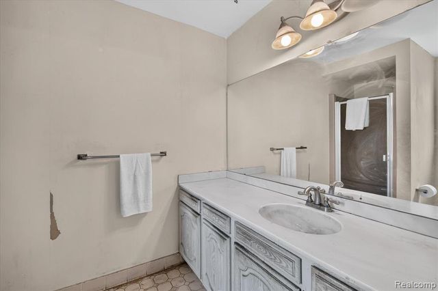 8940 Sarah Lane, Grosse Ile, MI 48138