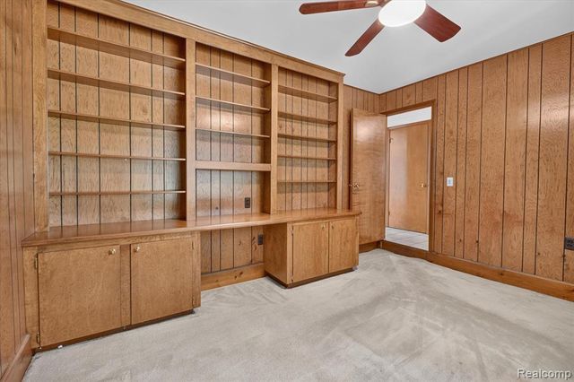 8940 Sarah Lane, Grosse Ile, MI 48138