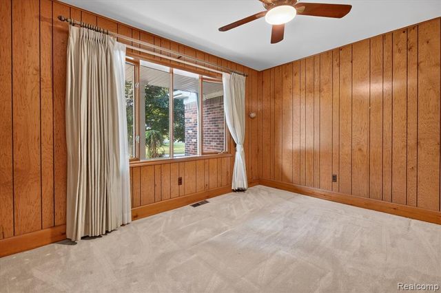 8940 Sarah Lane, Grosse Ile, MI 48138