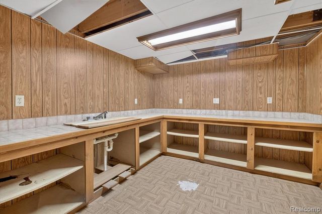 8940 Sarah Lane, Grosse Ile, MI 48138