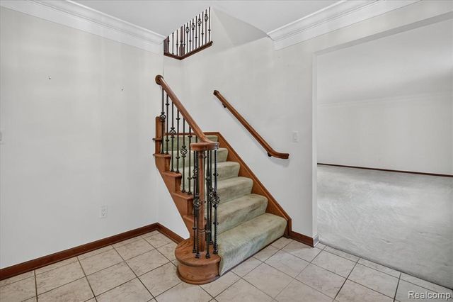 8940 Sarah Lane, Grosse Ile, MI 48138