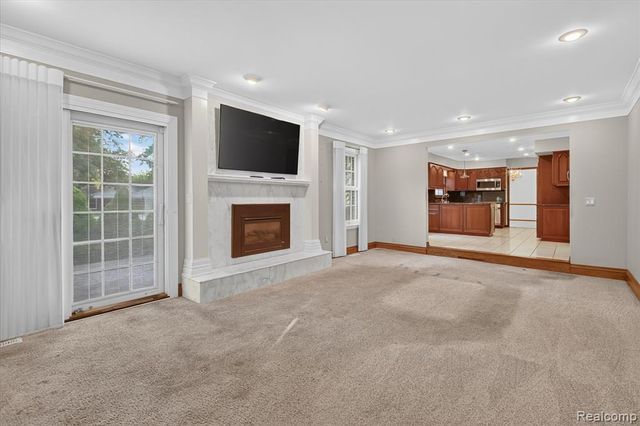 8940 Sarah Lane, Grosse Ile, MI 48138