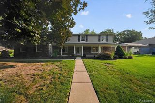 8940 Sarah Lane, Grosse Ile, MI 48138