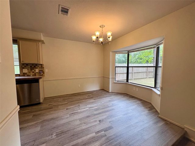 80 Fallenstone Drive, The Woodlands, TX 77381